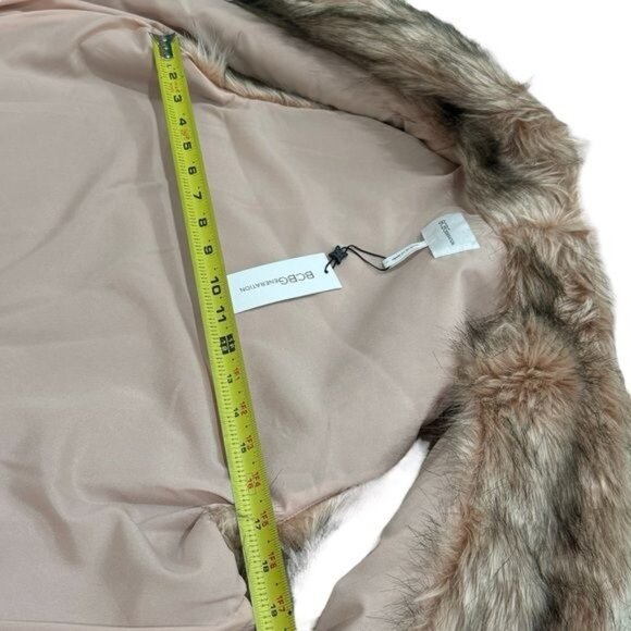 NEW BCBGeneration Open-Front Faux Fur Vest Cabincore Holiday Winter Travel L - Picture 12 of 13